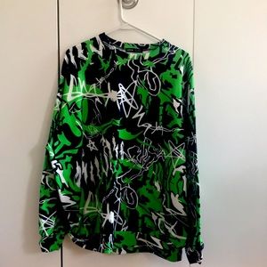 Green white and black crew neck